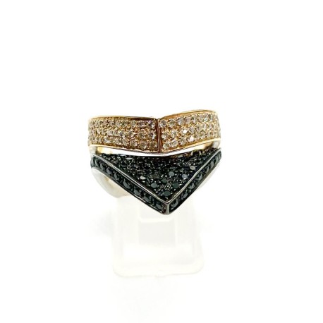 Anello in oro con diamanti bianchi e neri EURO 3500