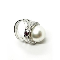 Anello in oro con perla e diamanti EURO 3800