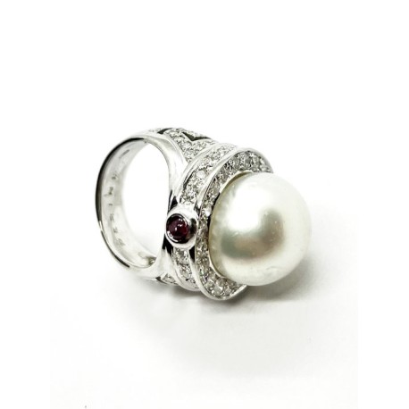 Anello in oro con perla e diamanti EURO 3800