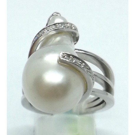 Anello oro, diamanti e perla EURO 1740